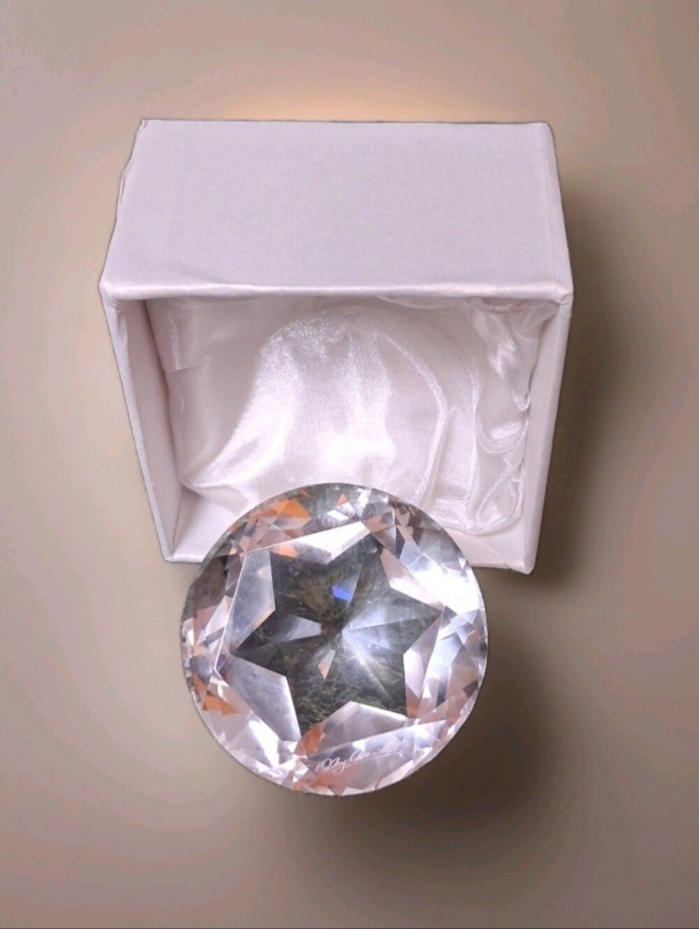 Oleg Cassini Clear Crystal Decorative Paperweight Round Diamond